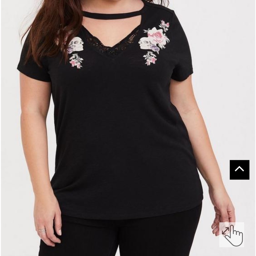 EUC Torrid choker shirt size 3